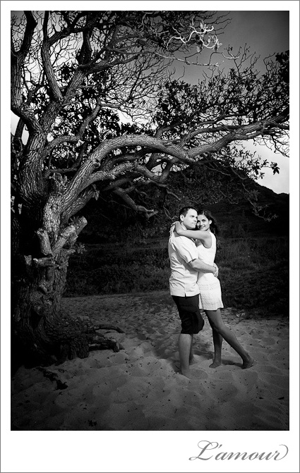 L'Amour Wedding Photography's Black and White Engagement Portraits taken on Oahu