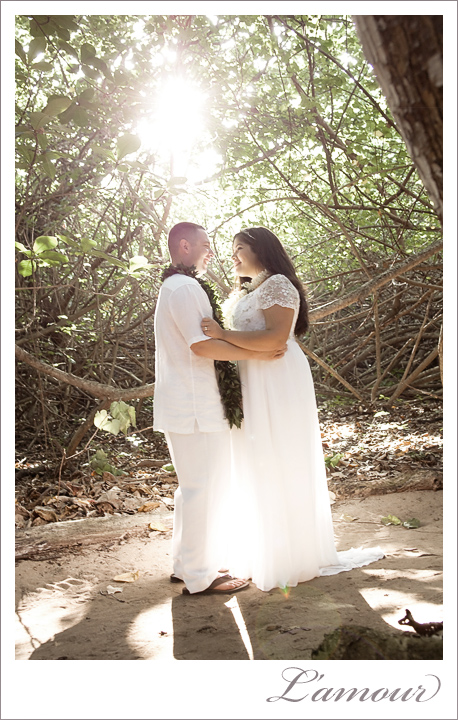 Hawaii Wedding Photography at Molii Gardens and Secret Island on Oahu