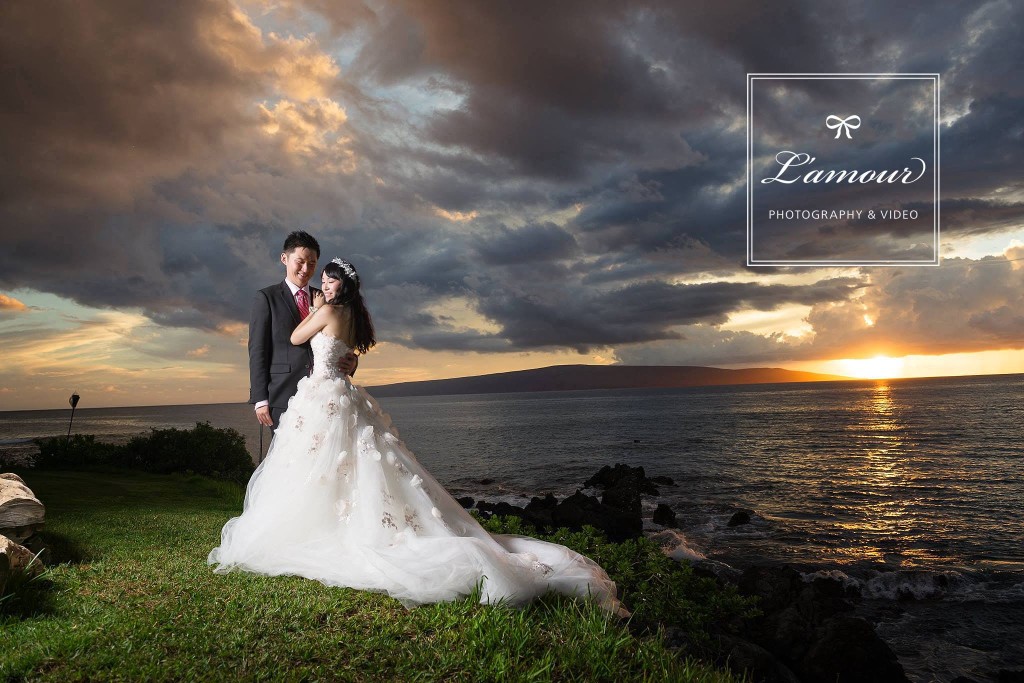 Hawaii Wedding Photography of beach sunset by Lamour