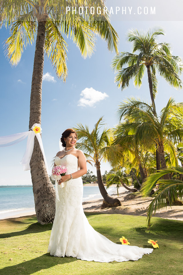 hawaii wedding photography for beach wedding on oahu