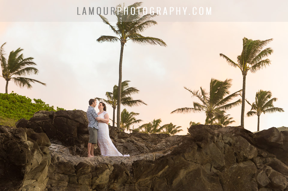 sunset photos of bride and groom in maui on wedding day