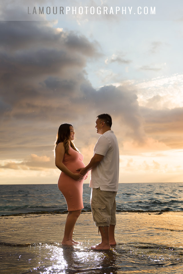 sunset hawaii photography for maternity or hapai